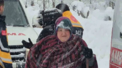 Bartın’da kar kalınlığı 120 santimetreyi aştı