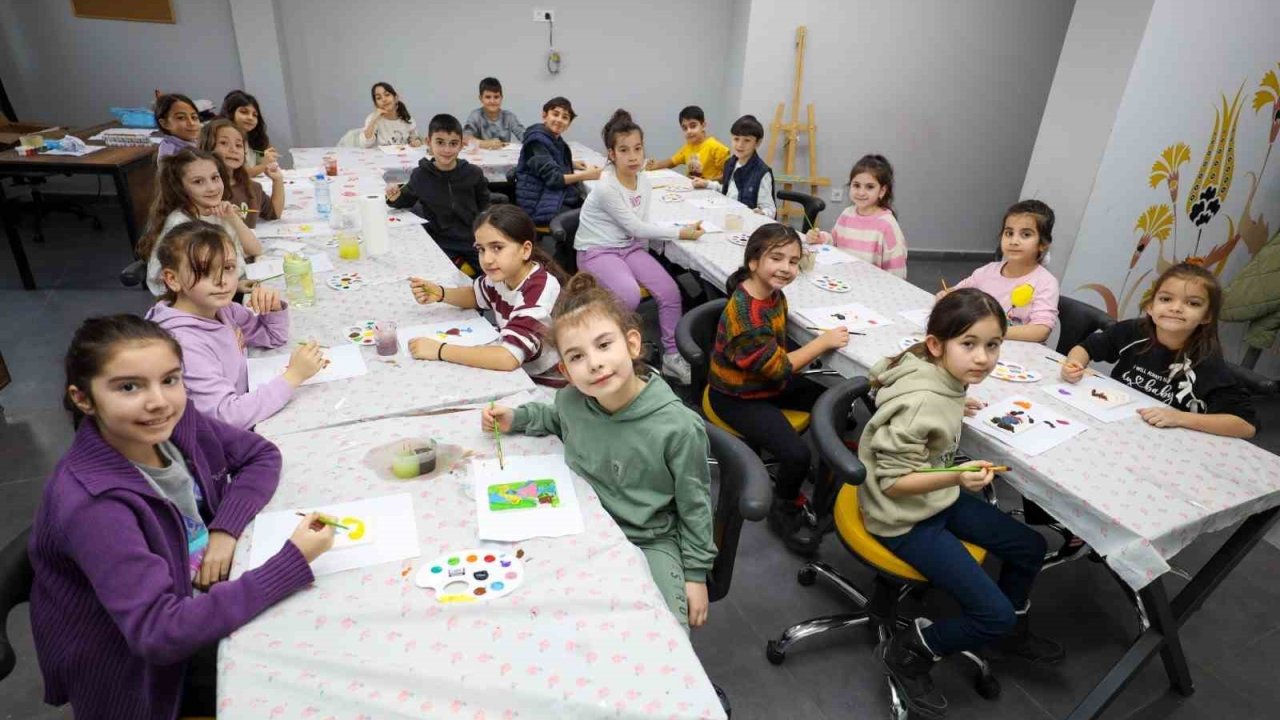 Başiskele’de öğrenciler yarıyıl tatilini atölye çalışmalarıyla değerlendiriyor