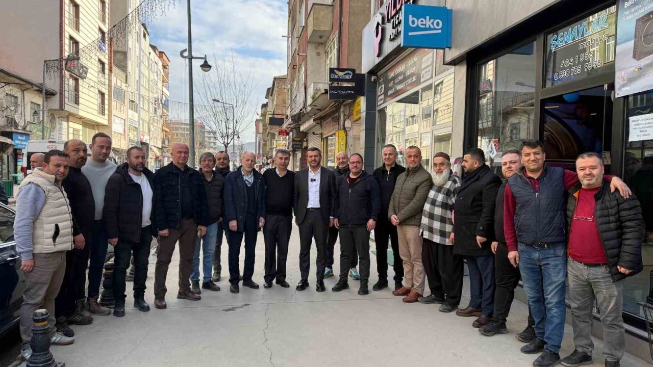 Başkan Çetinkaya Ankara Caddesi’nde esnaf ve vatandaşlarla buluştu