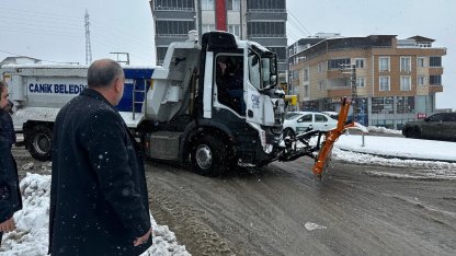 Başkan Sandıkçı’dan karla mücadele çalışmalarına yakın takip