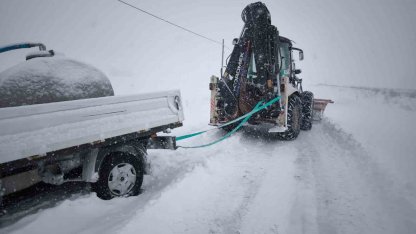 Bayburt’ta karla mücadele çalışmaları aralıksız sürüyor