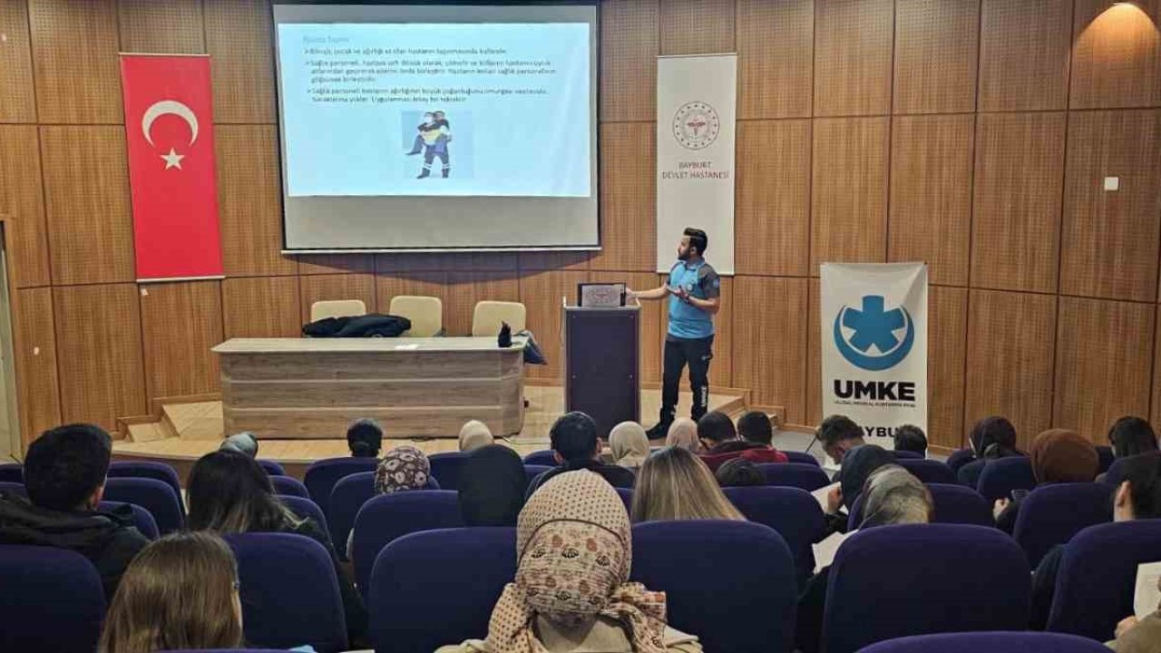 Bayburt’ta sağlık personeline afet bilinci eğitimi verildi