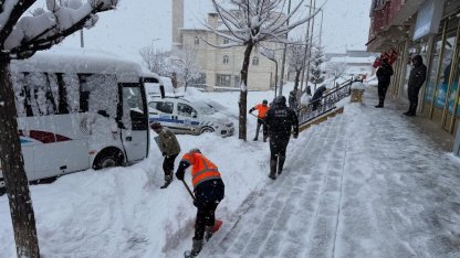 Bayburt’un Demirözü ve Aydıntepe ilçelerinde kar temizliği yapılıyor