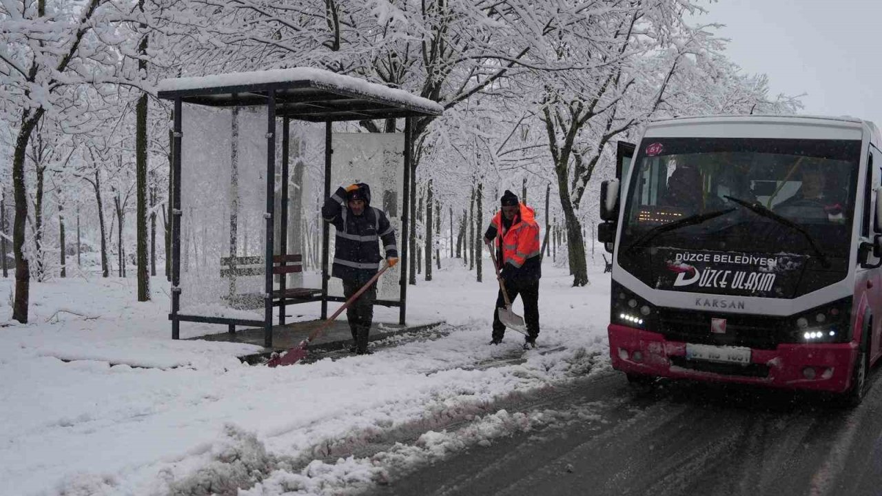 Belediyenin kar timleri sahada
