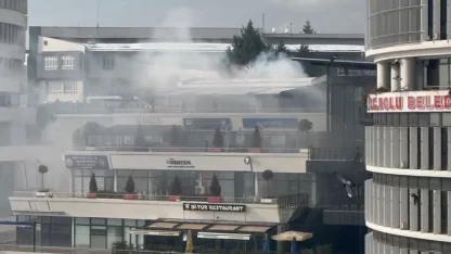 Bolu’da elektrik kaynaklı çıkan baca yangını, etrafı dumana boğdu