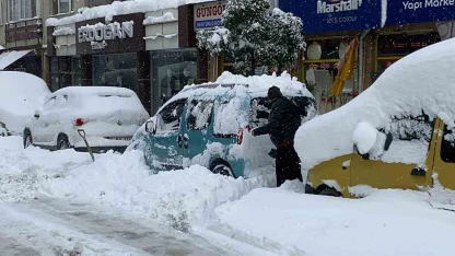 Bolu’da kar kürekleri ’yok’ sattı