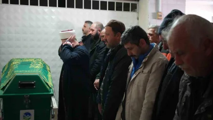 Bulgaristan’daki kazada hayatını kaybeden tır sürücüsü, Sakarya’da defnedildi