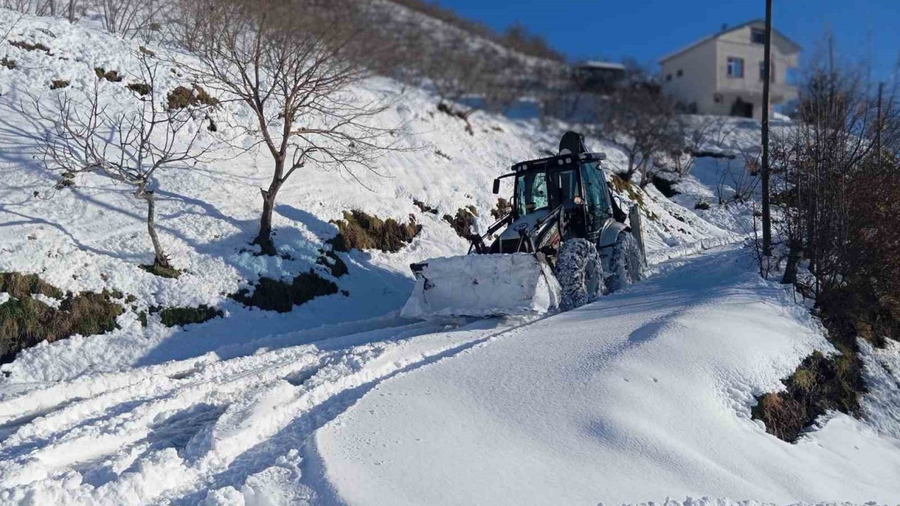 Büyükşehir ekipleri kapalı yol bırakmadı