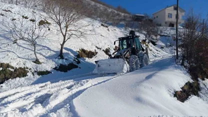 Büyükşehir ekipleri kapalı yol bırakmadı