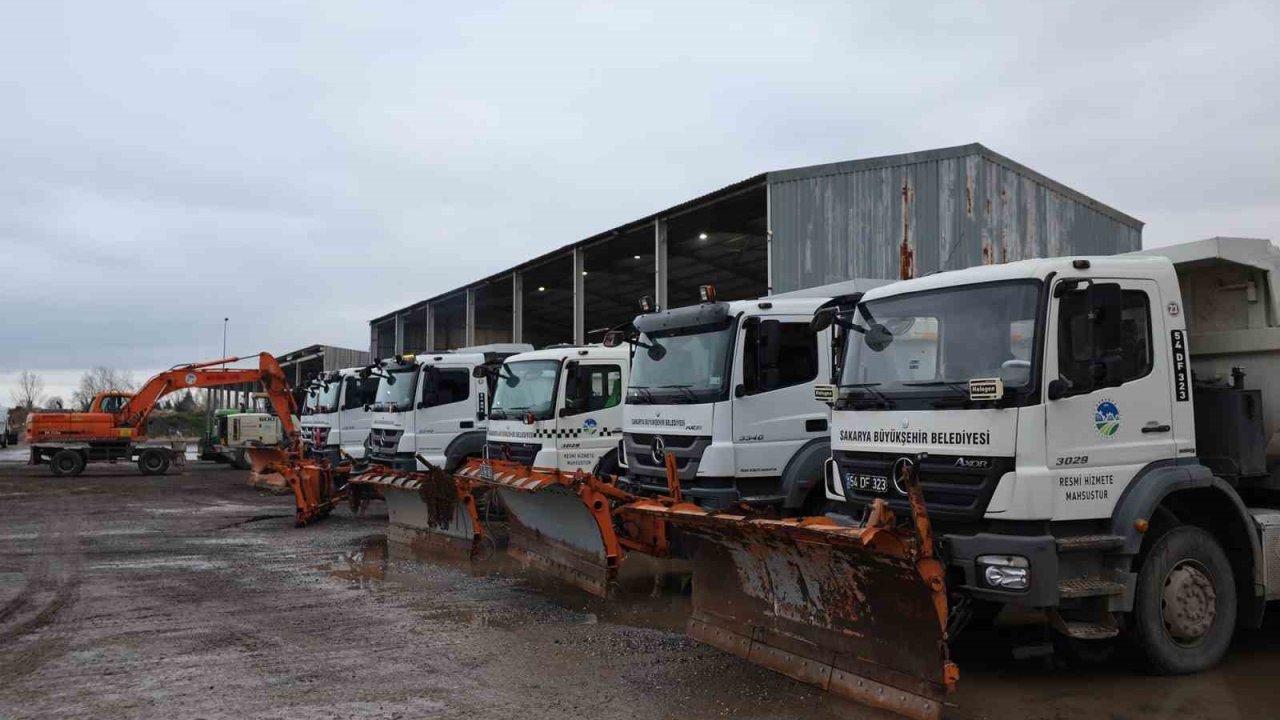Büyükşehir kar mesaisine hazır: 49 araç ve 98 personel teyakkuza geçti
