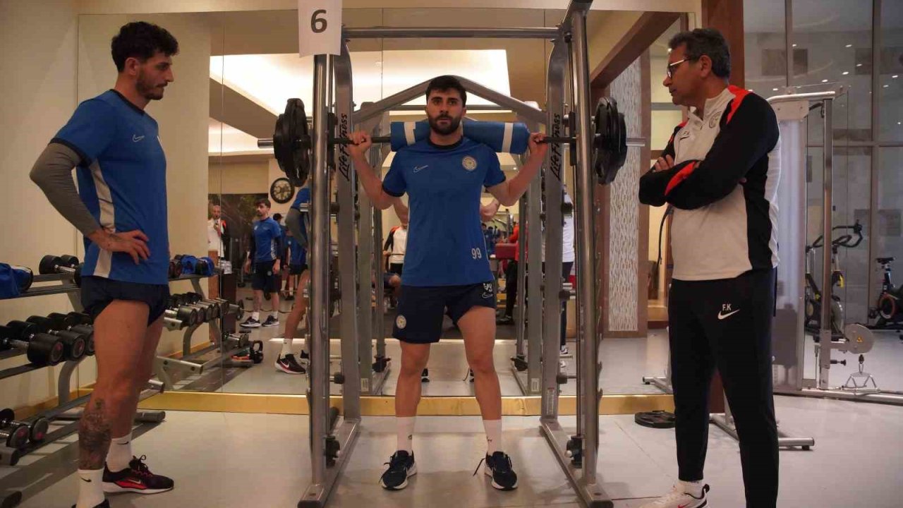 Çaykur Rizespor’un kamp mesaisi devam ediyor