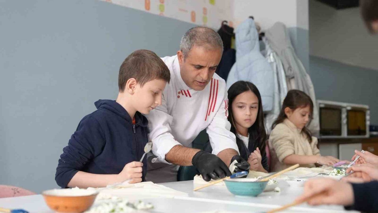 Çocuklar tatili atölye etkinlikleri ile geçiriyorlar