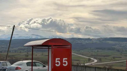 Duraklara kırmızı-beyaz dokunuş