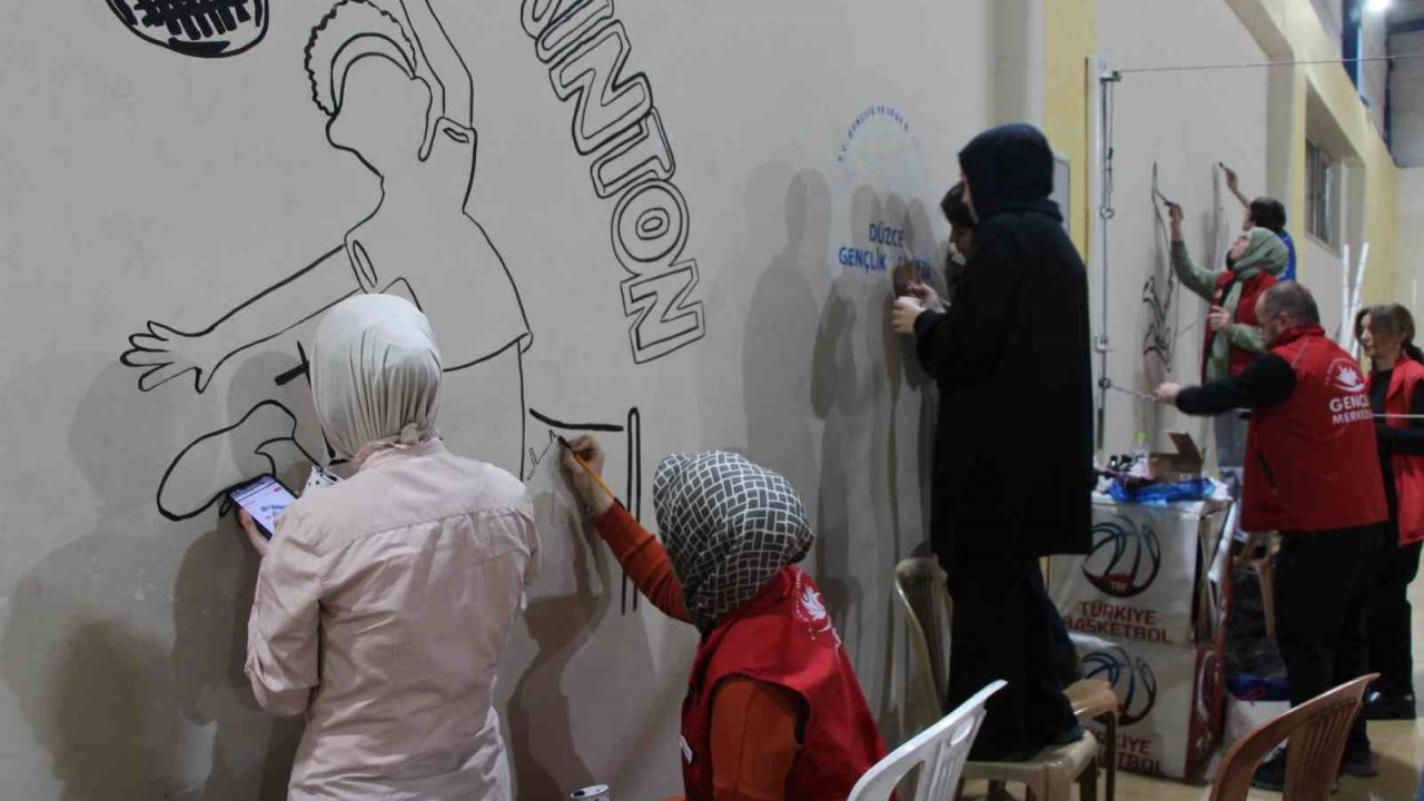 Duvarlar rengarenk oldu