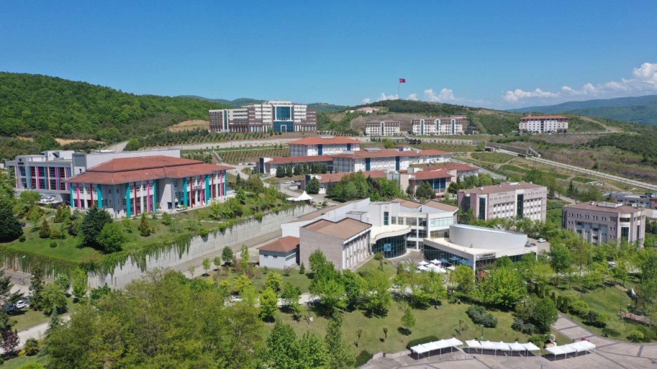 Düzce Üniversitesi mühendislikte birinci oldu
