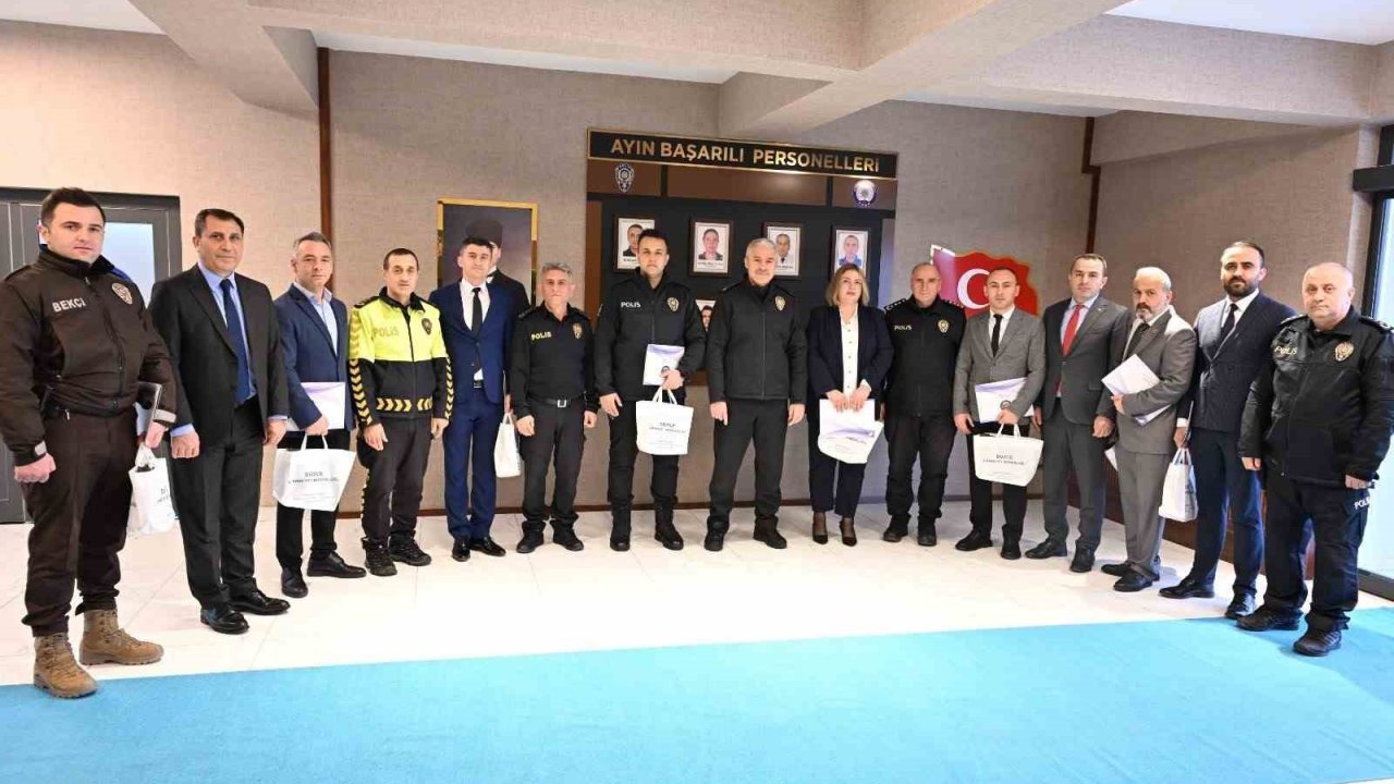 Düzce’de başarılı polisler ödüllendirildi
