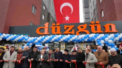 Düzgün marketler 25’nci şubesini törenle açtı