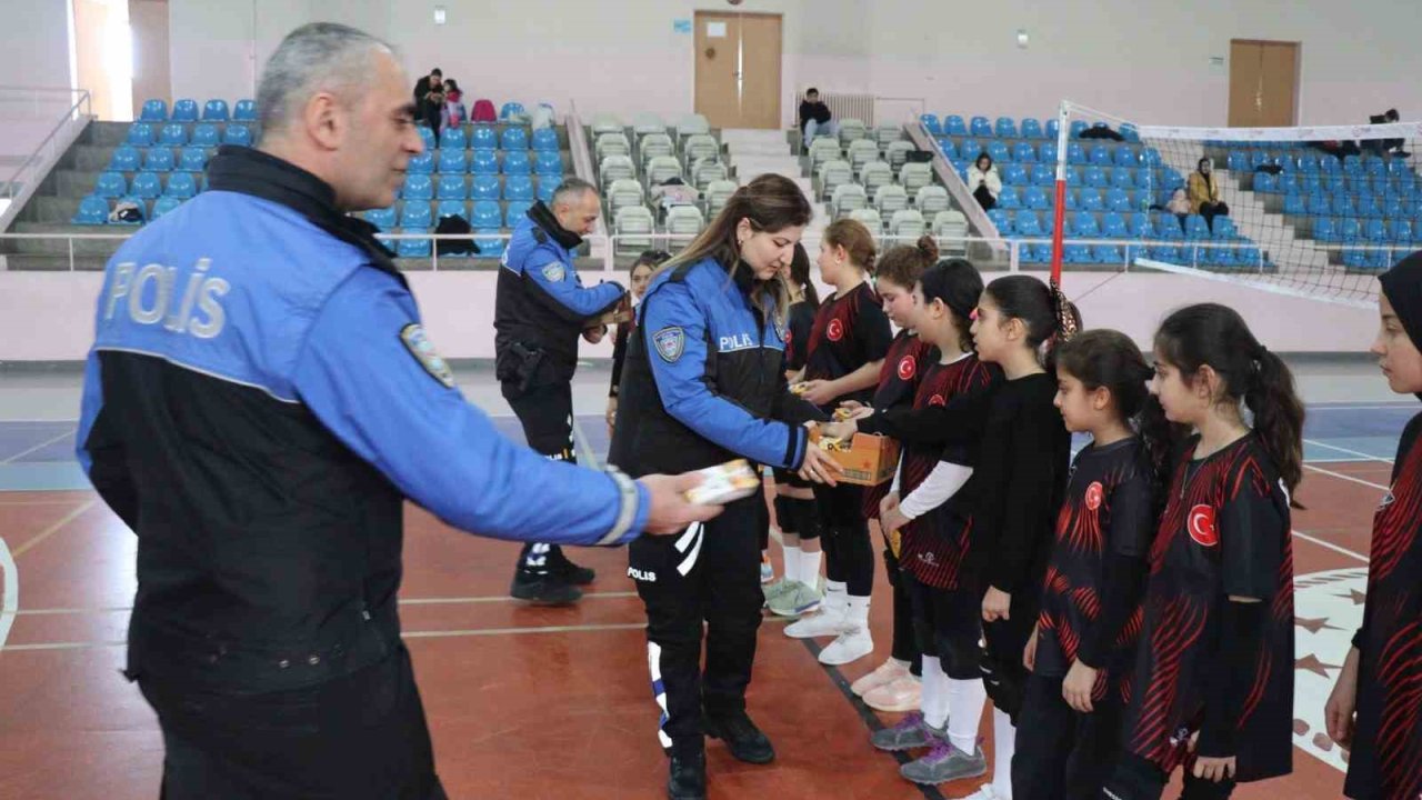 Erzurum polisinden çocuklara yönelik örnek projeler