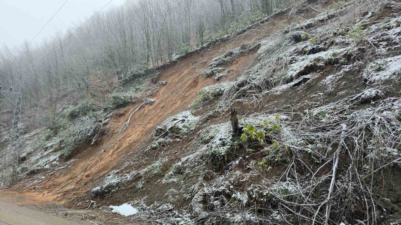 Fındıklıaksu köyünde heyelanların ardı arkası kesilmiyor