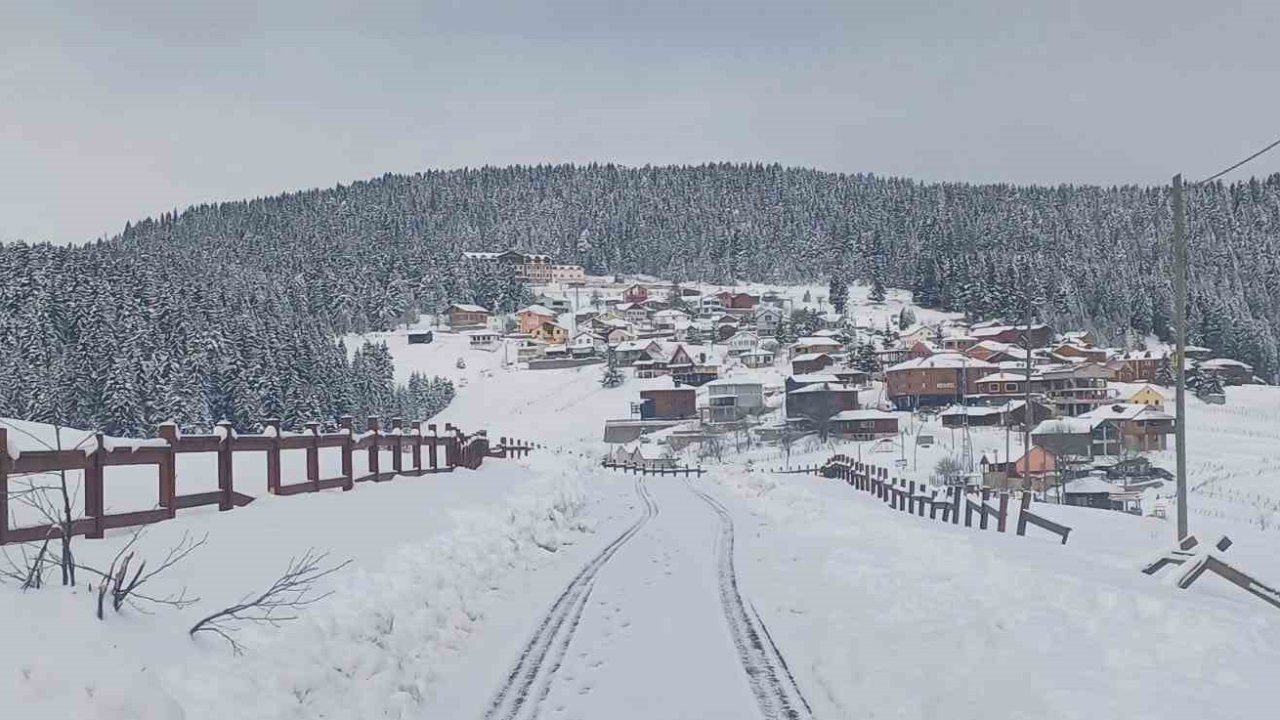 Giresun’un yaylalarında kar kalınlığı 1,5 metreyi buldu