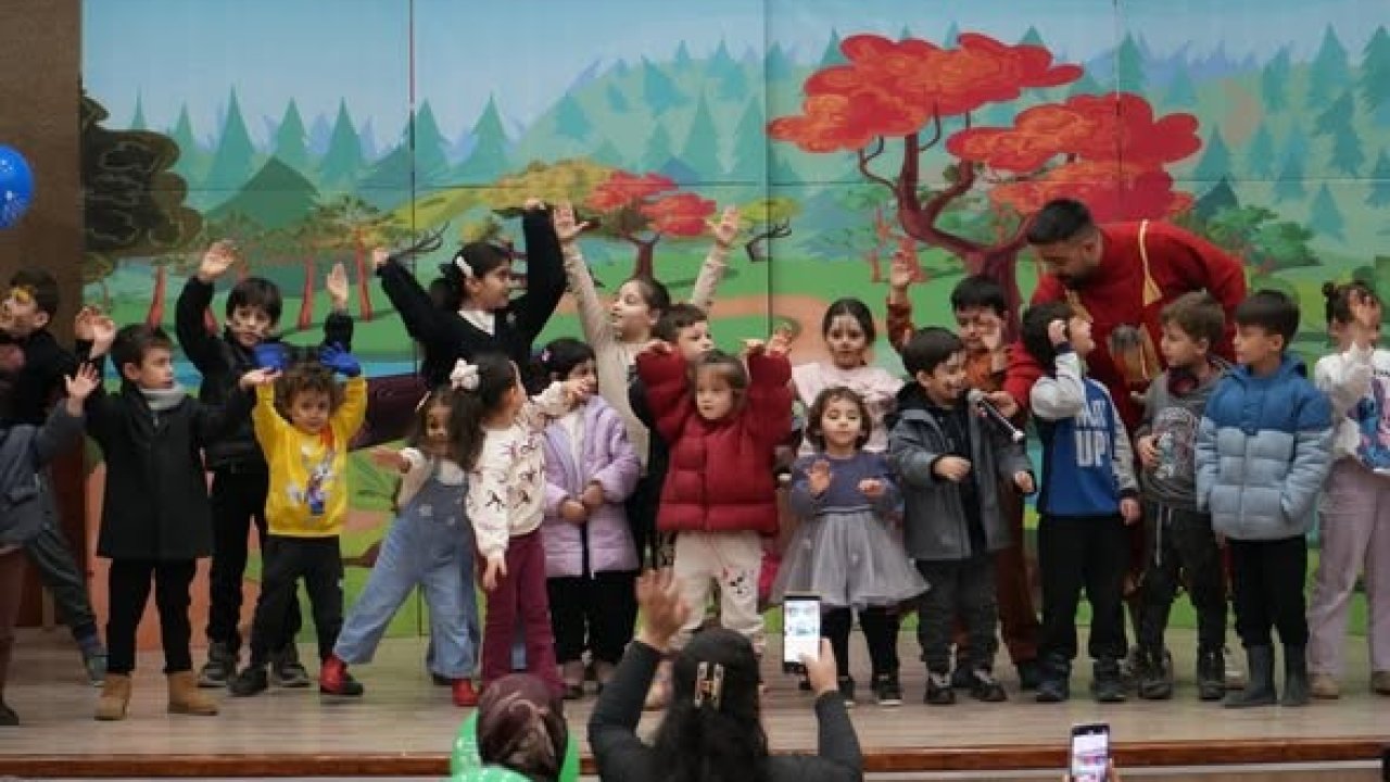 Gölcük’te öğrenciler için "Ara Tatil Tiyatro Şenliği" başladı