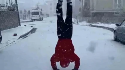 Guinness rekortmeni judocu kar sevincini 20 geri taklayla kutladı