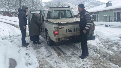 Kanser hastası kadına köy hizmetleri ekipleri yetişti