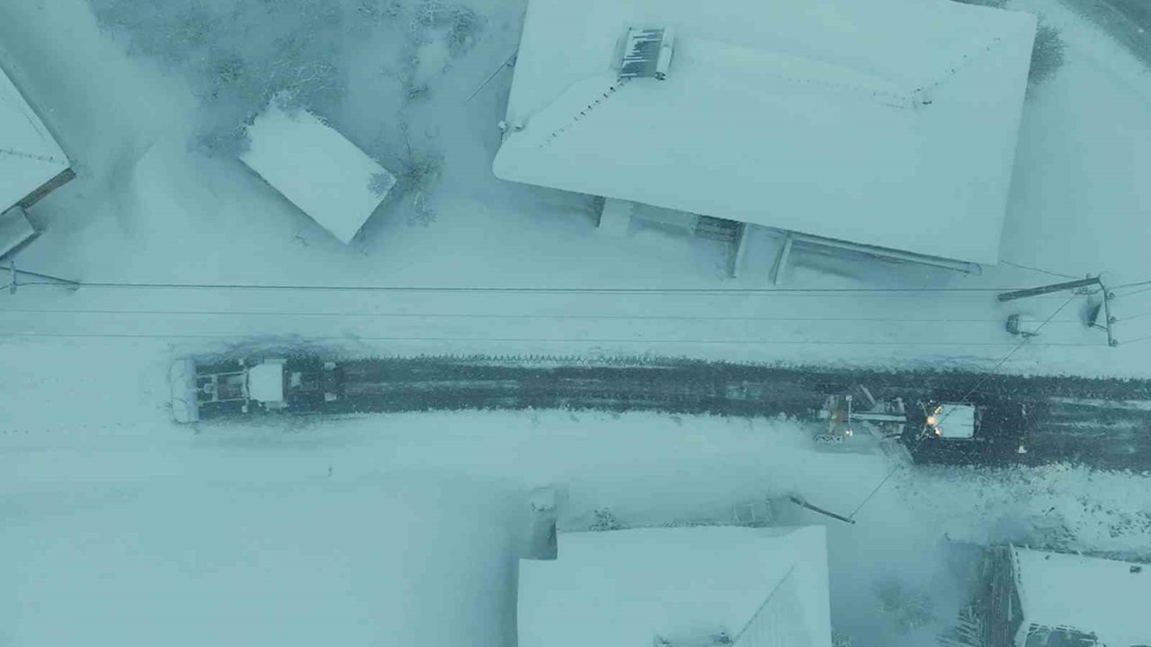 Kar sebebiyle kapanan 35 yolun 34’ü açıldı