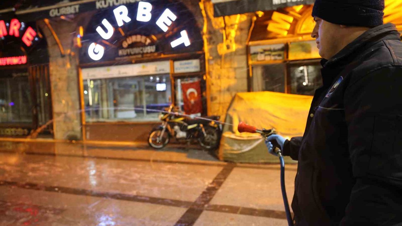 Kar yağışına karşı Tokat Belediyesi’nden etkin mücadele