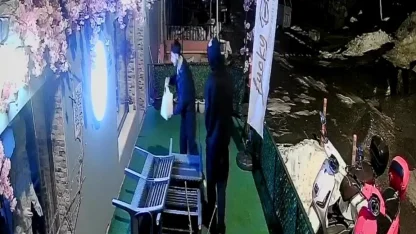 Kardan adamı yıkan gençlerden iç ısıtan özür