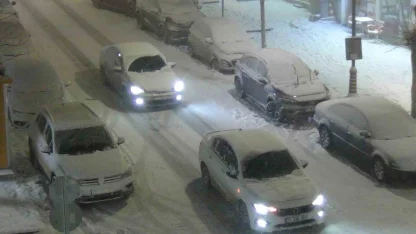 Kars’ta kar ve tipiden göz gözü görmüyor