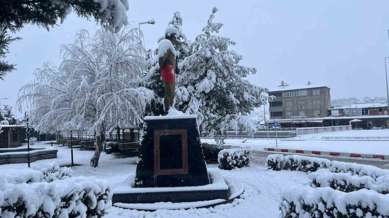 Kavak’ta kar 20 santimetreye ulaştı