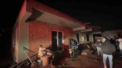 Kaynar suya benzin dökülen evde patlama: 2 yaralı