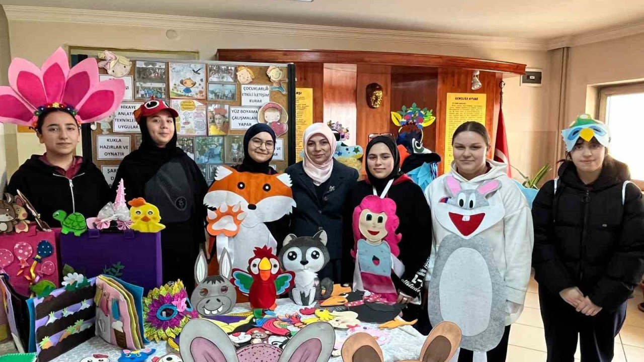 Kız öğrencilerden sağlıklı beslenme etkinliği