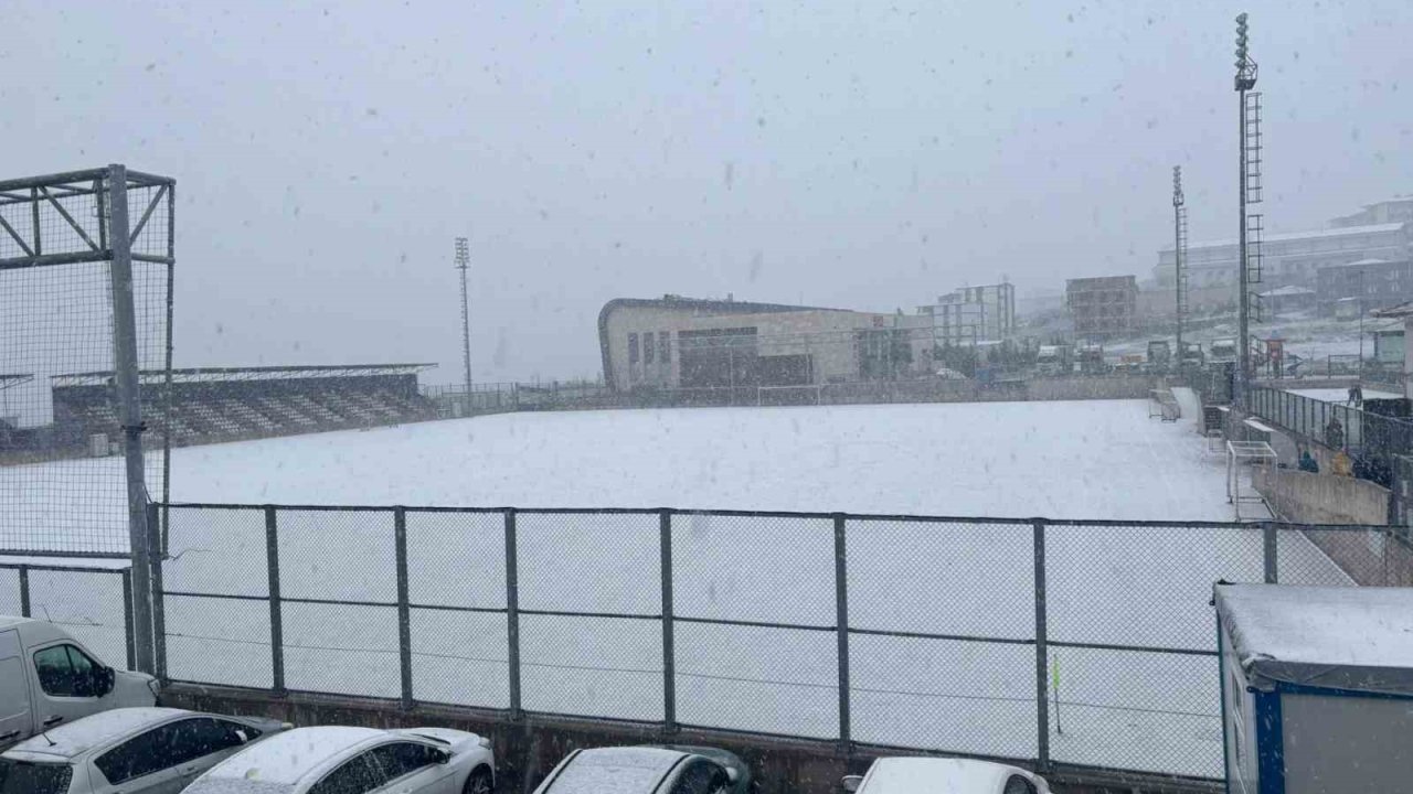 Kocaeli 2. Amatör Lig’de kar engeli