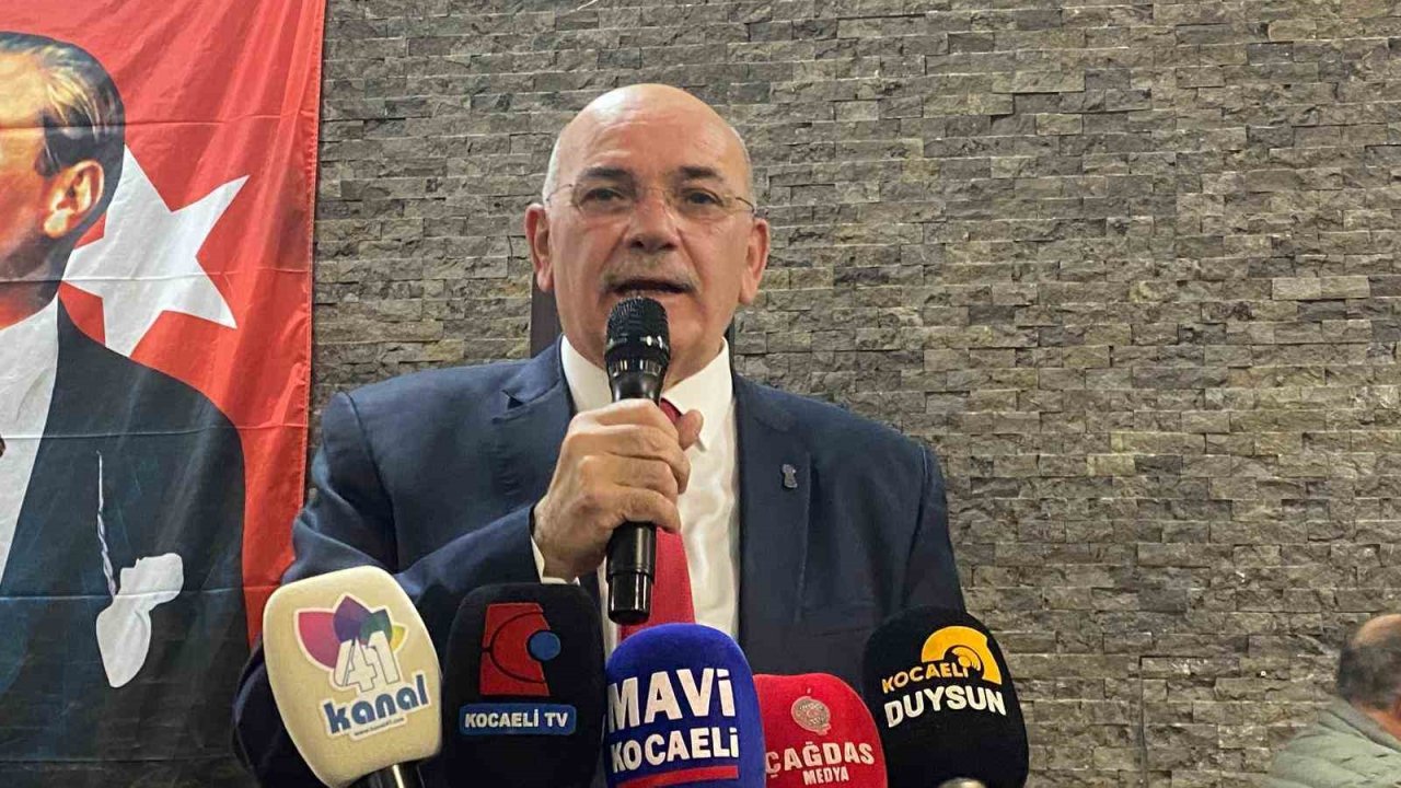 Kocaeli Esnaf ve Sanatkarlar Odası’nda Kadir Durmuş güven tazeledi