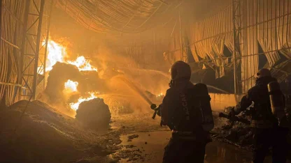 Kocaeli’de atık naylon deposunda yangın