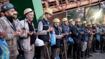 Maden ocağında hayatını kaybeden 8 işçi dualarla anıldı