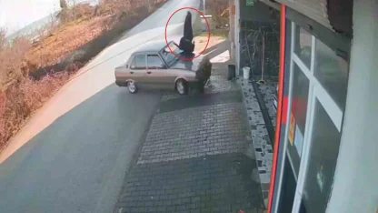 Ordu’da buzlu yolda otomobilin çarptığı yaşlı adam metrelerce havaya savruldu