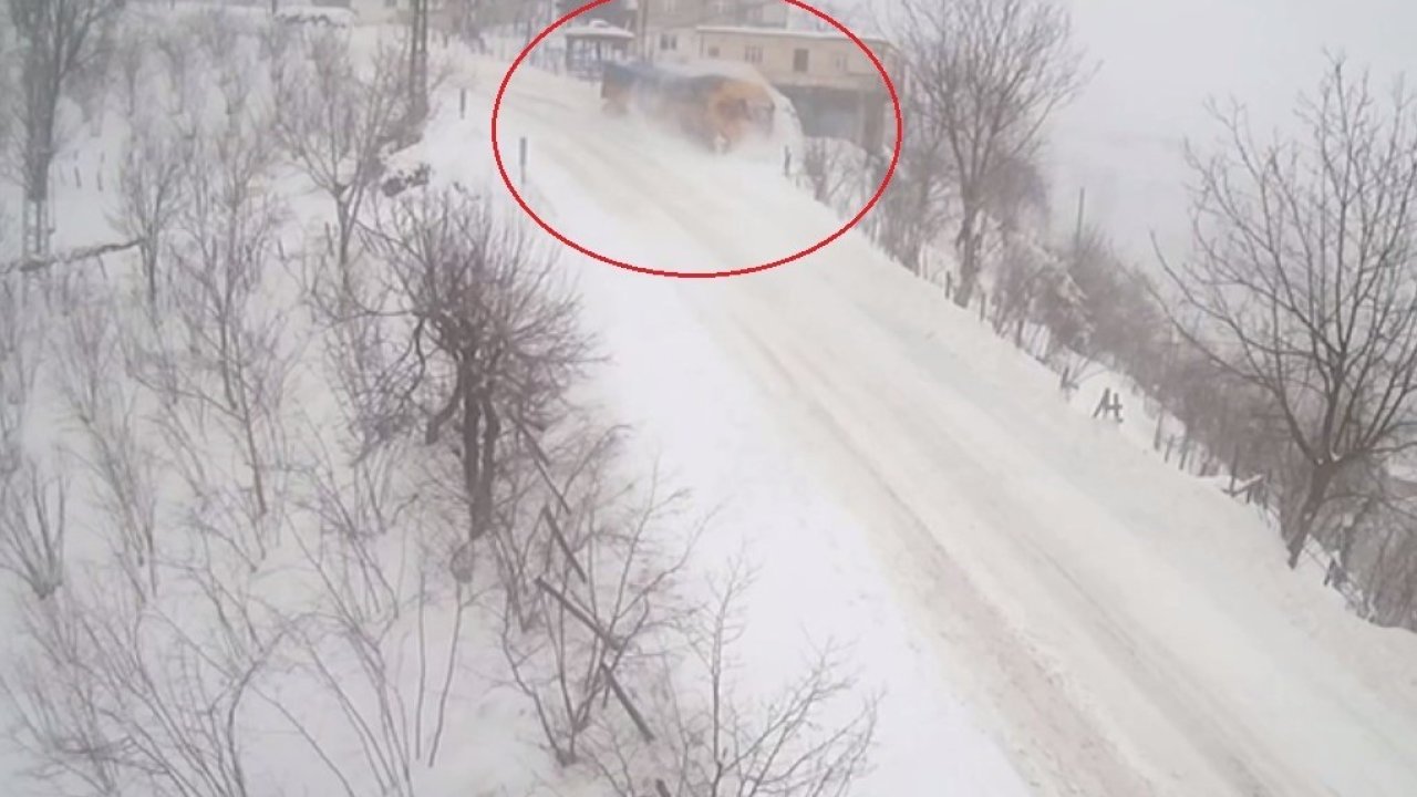 Ordu’da tır, 600 metre uçurumdan yuvarlandı: Kaza anı kamerada