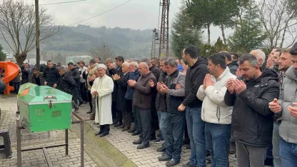 Otomobilin tıra ok gibi saplandığı kaza güvenlik kamerasında