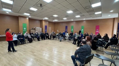 Özel gereksinimli bireylerin ailelerine iletişim eğitimi