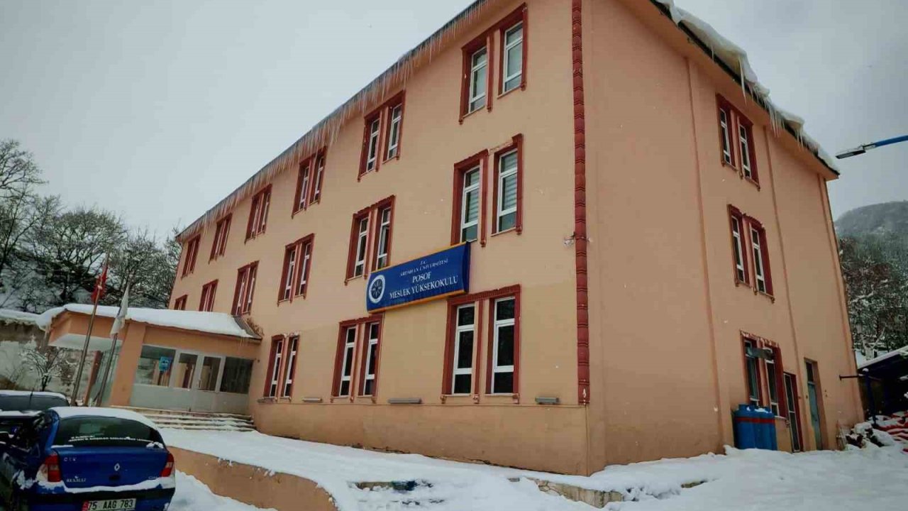 Posof Meslek Yüksekokulu’na Posoflu müdür