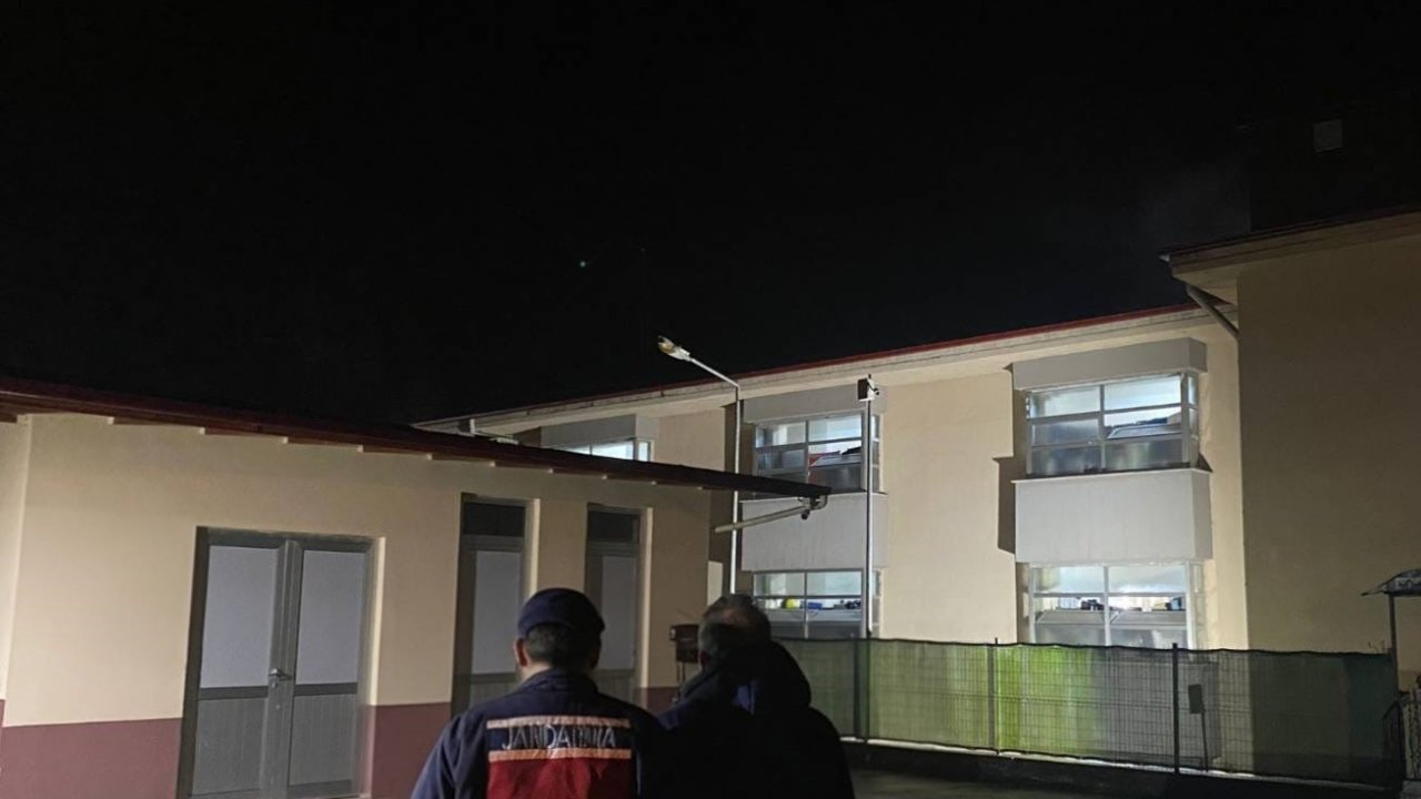 Rize’de 2 ayrı olayda aranan 2 kişi yakalanarak cezaevine gönderildi