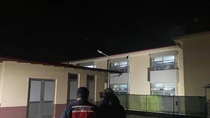 Rize’de 2 ayrı olayda aranan 2 kişi yakalanarak cezaevine gönderildi