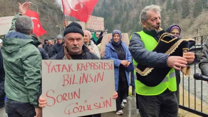 Rize’de ruhsatsız turizm işletmecilerinden "Yıkmayın" protestosu