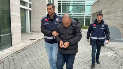 Sahte kimlikle başkasının arsasını 10 milyon TL’ye sattı