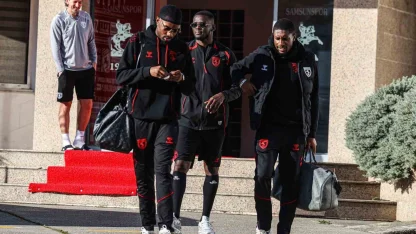 Samsunspor, Süper Kupa yarı finali için Adana’ya gitti