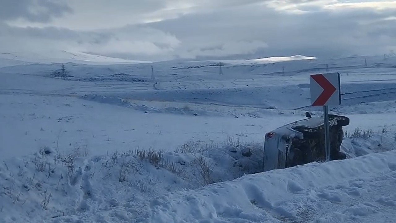 Sarıkamış’ta otomobil takla attı: 1 yaralı