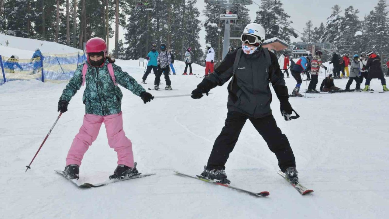 Sarıkamış’ta sömestr heyecanı: Kristal kar üzerinde doluluk yüzde 100’e ulaştı